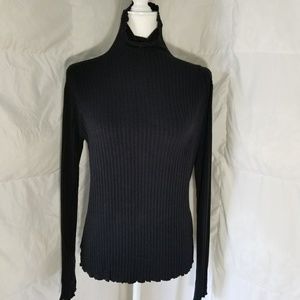 Form fitting long sleeve turtle neck
